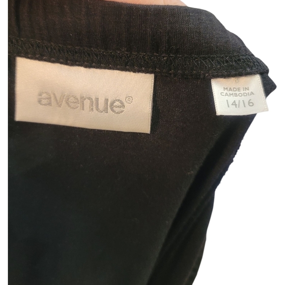 AVENUE - 14/16 Elegant Black Maxi Skirt - Picture 4 of 5